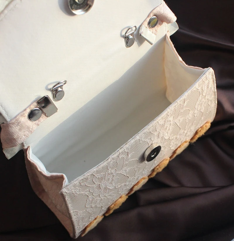 Baby Lamb Clutch - Image 14