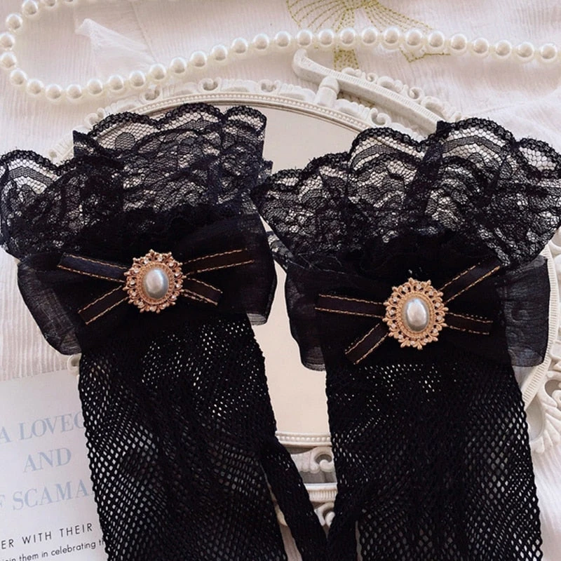 Victorian Lace Gloves - Image 5